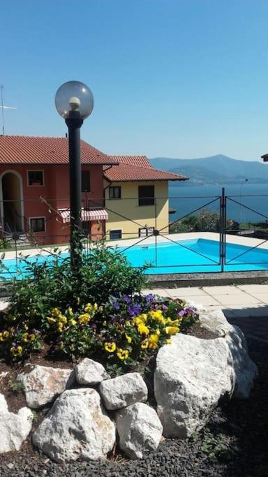 Luxurious Attic-Swimming Pool Villa Riva di Solto Exterior photo